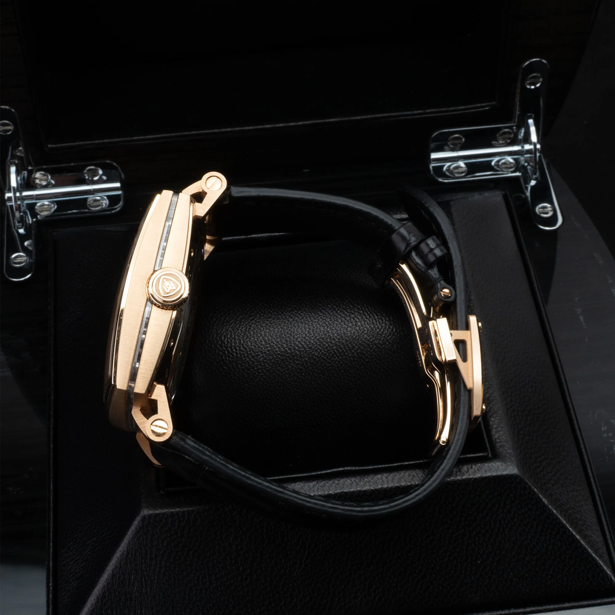 MCT SEQUENTIAL ONE reference s1-0279 luxury watch — view 3