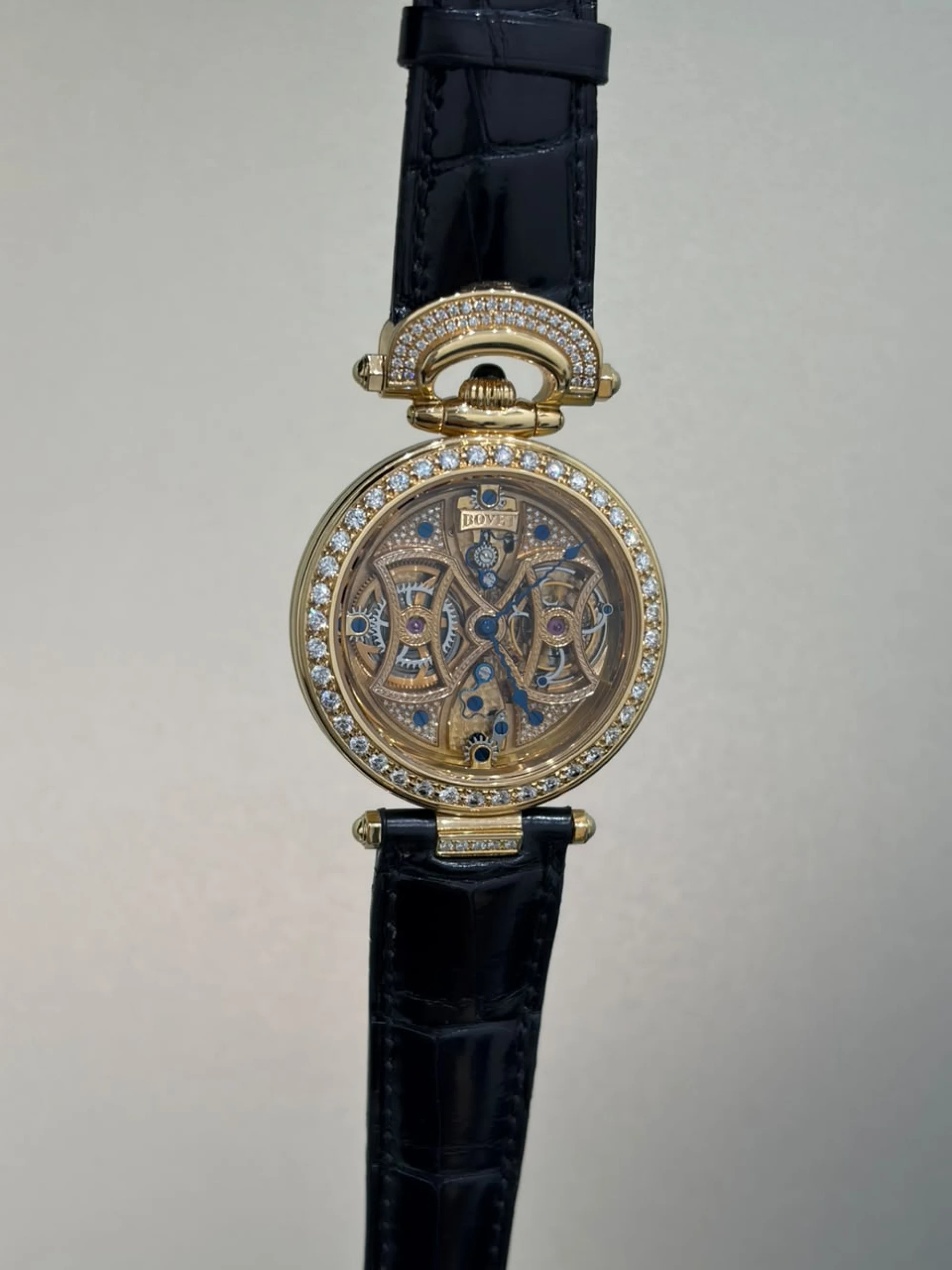 Bovet Amadéo Fleurier Butterfly Tourbillon luxury watch — view 2