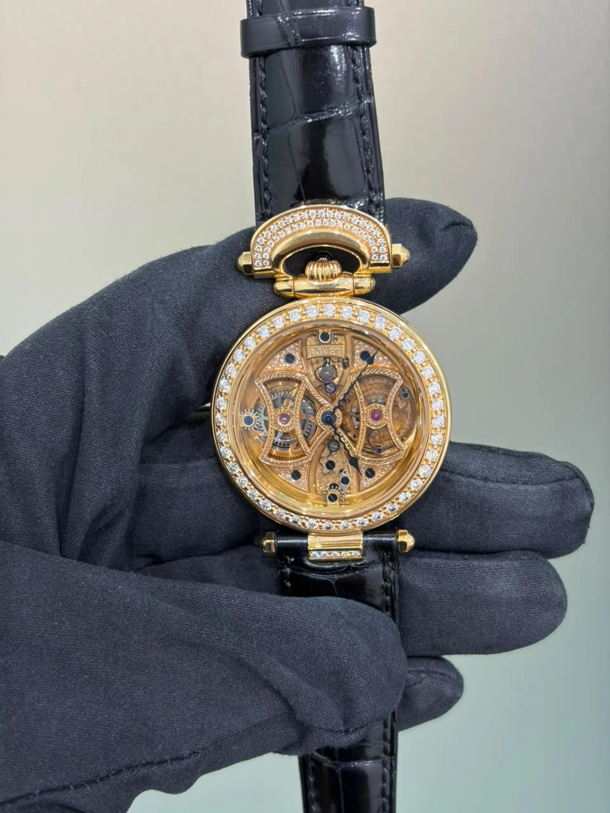 Bovet Amadéo Fleurier Butterfly Tourbillon luxury watch — view 3