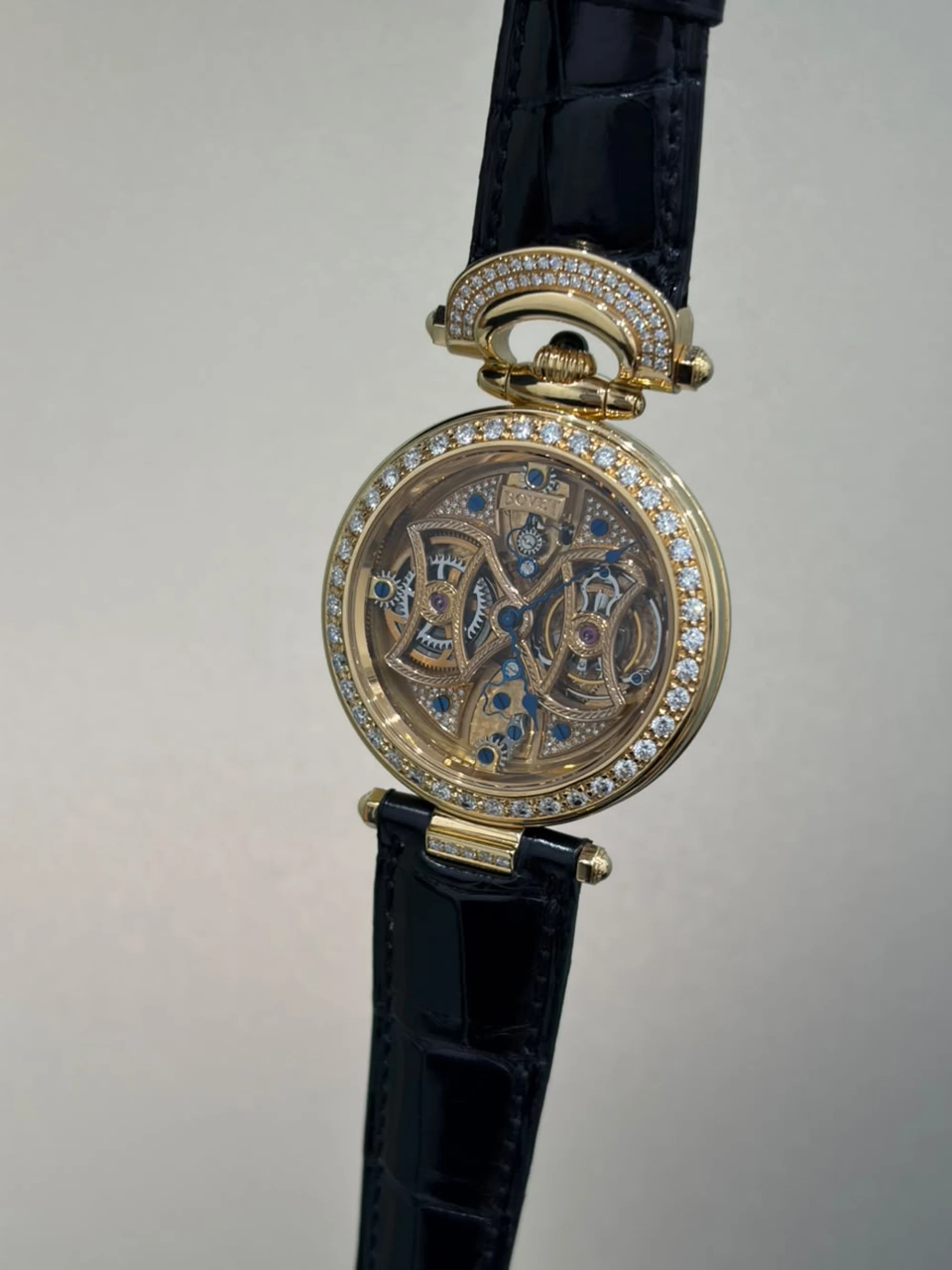 Bovet Amadéo Fleurier Butterfly Tourbillon luxury watch — view 5