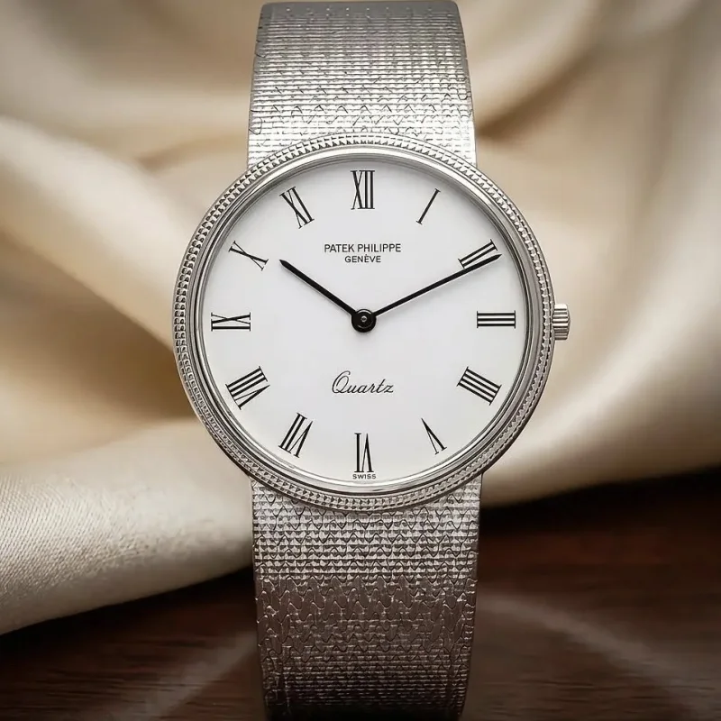 Vintage Patek Philippe Calatrava 37441 – 33 mm White Gold – view 3