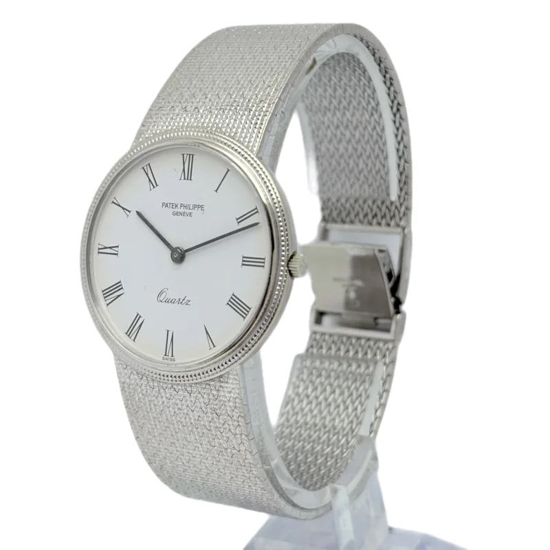 Vintage Patek Philippe Calatrava 37441 – 33 mm White Gold – view 2