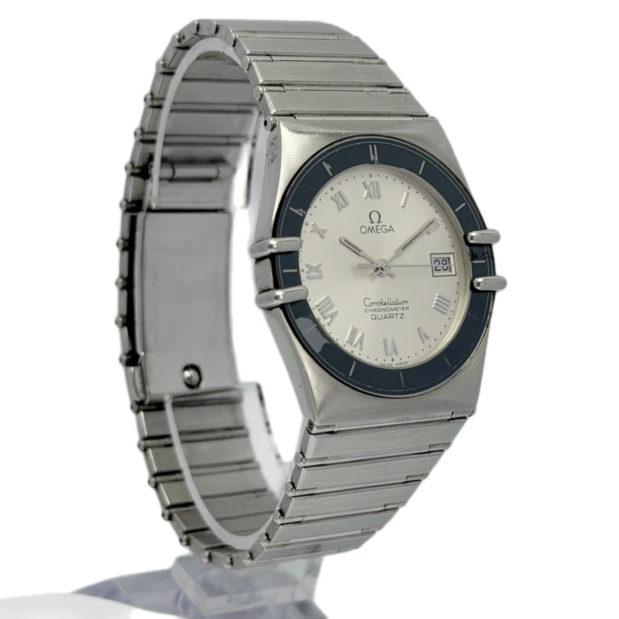 Vintage Omega Constellation Quartz 398.0864 – 33 mm Steel — gallery view 3