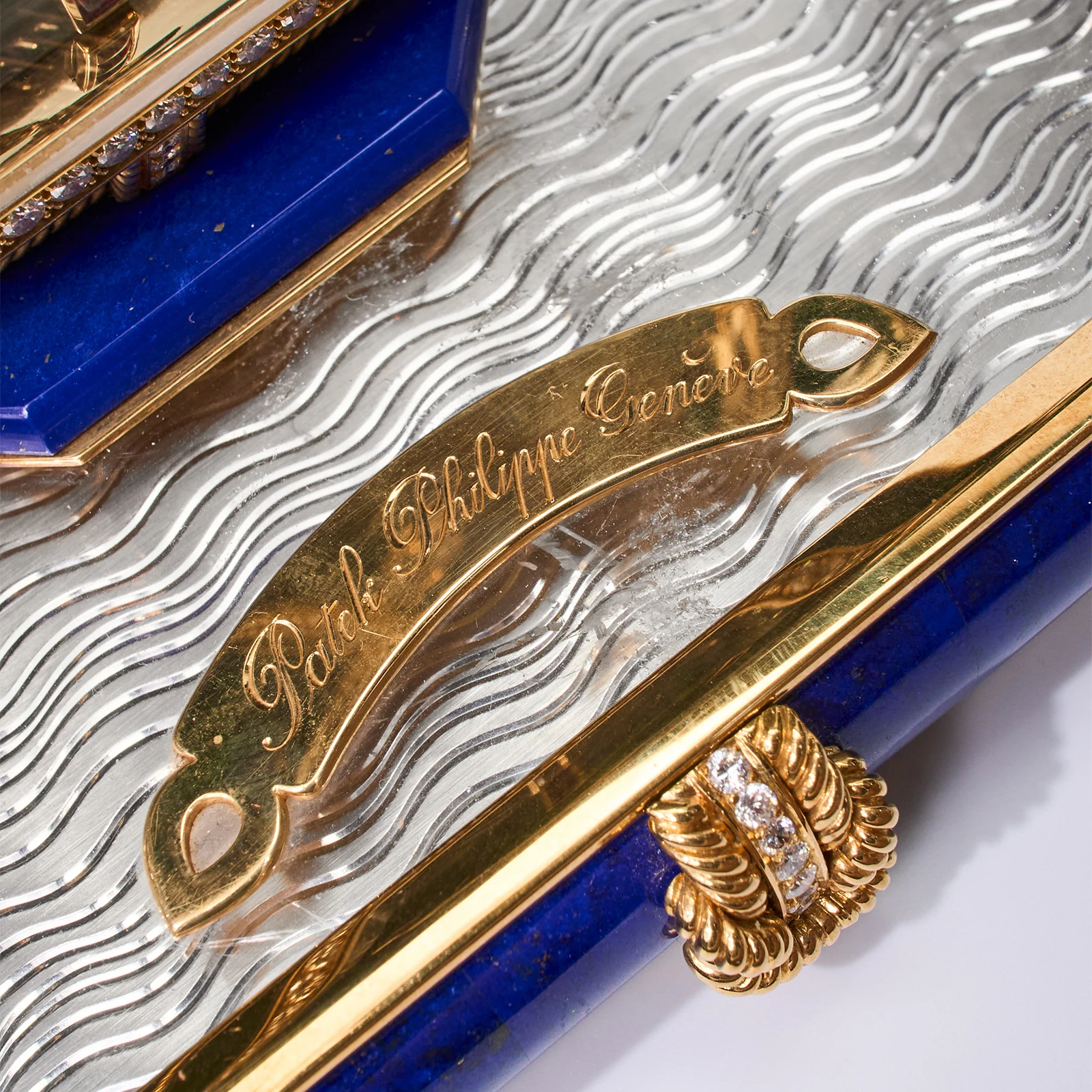 Настольные часы Patek Philippe с дельфинами — золото, бриллианты, перламутр — фото 10