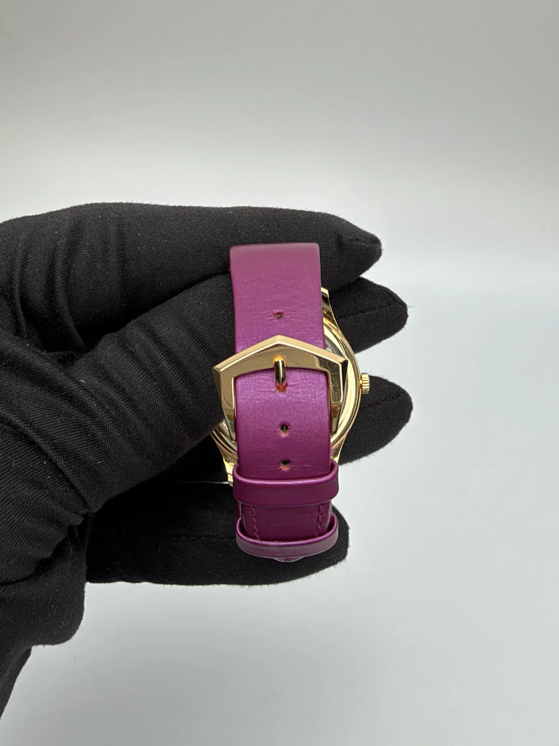 Patek Philippe Calatrava 4997/200R-001 — gallery view 5